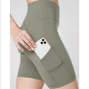 Athleta Ultimate Stash Pocket 7” Short